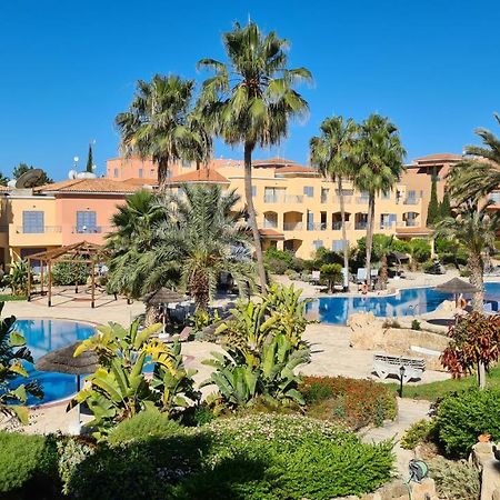 Sunny Limnaria Gardens 2 Bedroom Apartment Paphos Esterno foto