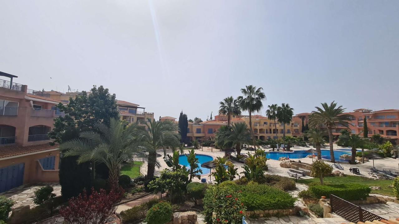 Sunny Limnaria Gardens 2 Bedroom Apartment Paphos Esterno foto