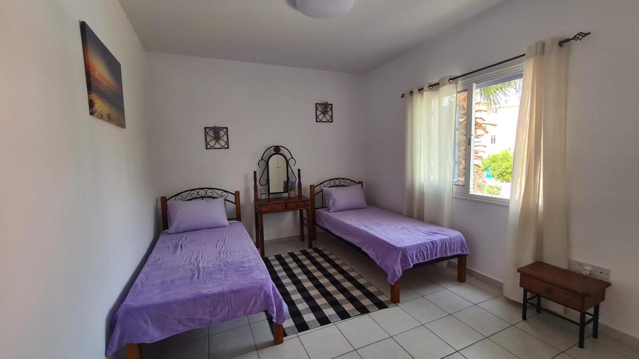 Sunny Limnaria Gardens 2 Bedroom Apartment Paphos Esterno foto