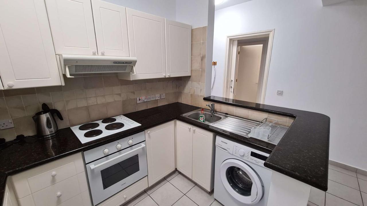 Sunny Limnaria Gardens 2 Bedroom Apartment Paphos Esterno foto