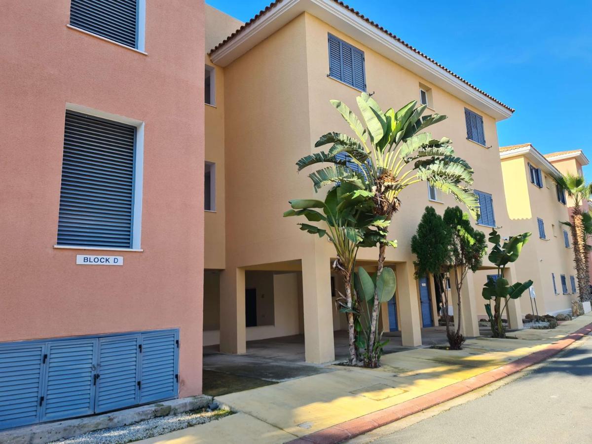 Sunny Limnaria Gardens 2 Bedroom Apartment Paphos Esterno foto